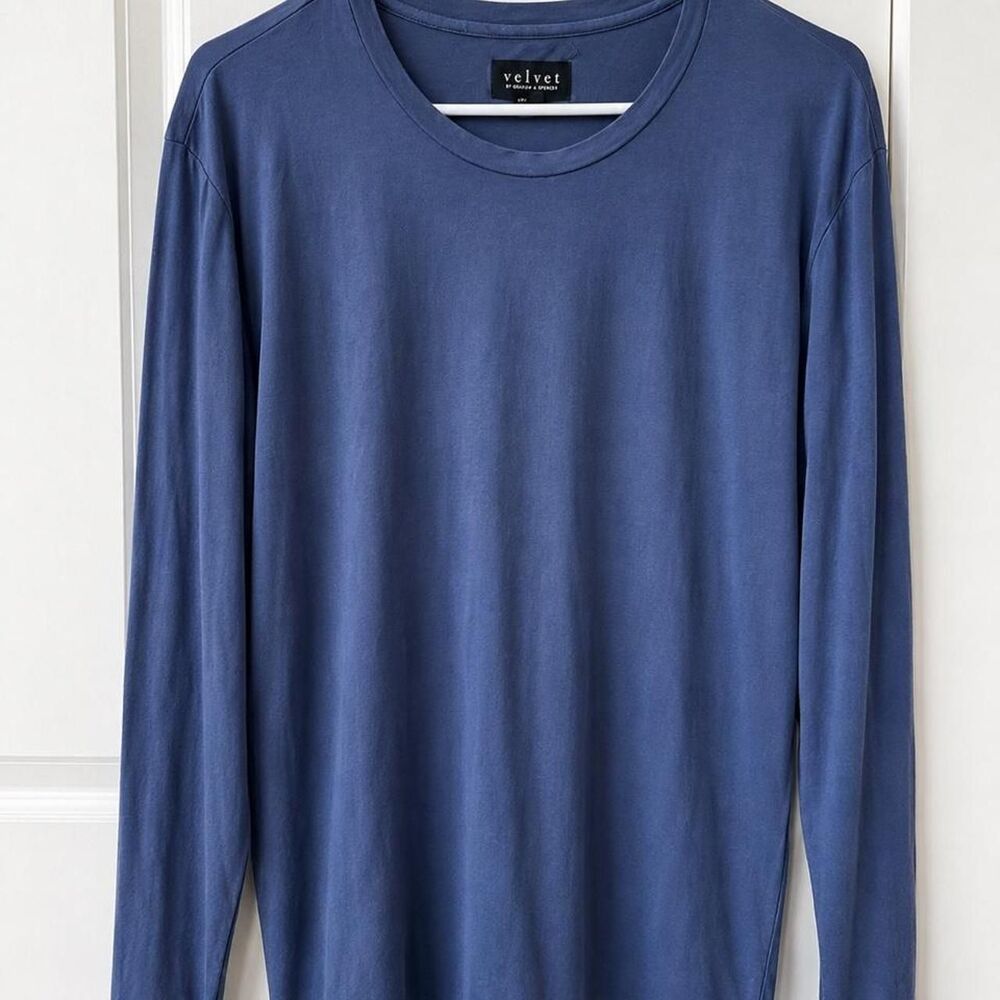 Velvet Men's Blue and Navy T-shirt
